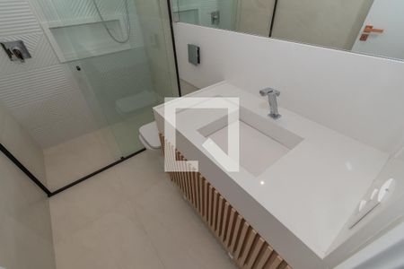 Casa de condomínio à venda com 440m², 4 quartos e 4 vagasBanheiro da Suíte 2