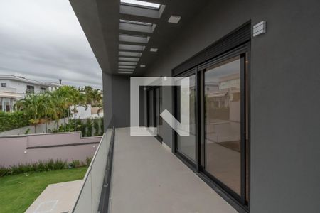 Casa de condomínio à venda com 440m², 4 quartos e 4 vagasVaranda da Suíte 1