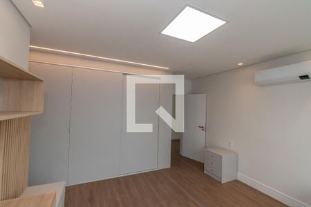 Casa de condomínio à venda com 440m², 4 quartos e 4 vagasSuite 2