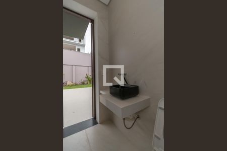 Casa de condomínio à venda com 440m², 4 quartos e 4 vagasBanheiro Externo