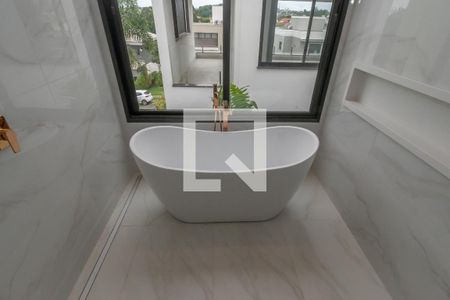 Casa de condomínio à venda com 440m², 4 quartos e 4 vagasDetalhe Banheiro Suite Master