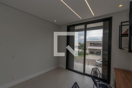 Casa de condomínio à venda com 440m², 4 quartos e 4 vagasEscritório