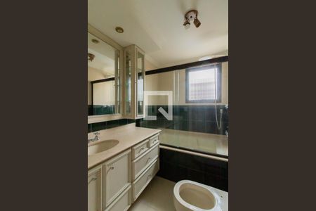 Apartamento à venda com 180m², 4 quartos e 2 vagas Apartamento à venda com 180m², 4 quartos e 2 vagasBanheiro