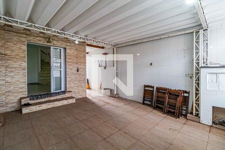 Casa à venda com 100m², 2 quartos e 2 vagas Casa à venda com 100m², 2 quartos e 2 vagasGaragem