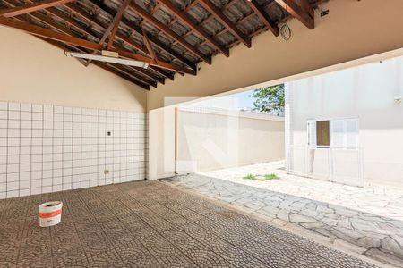 Casa à venda com 240m², 3 quartos e 3 vagasChurrasqueira