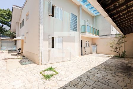 Casa à venda com 240m², 3 quartos e 3 vagasQuintal
