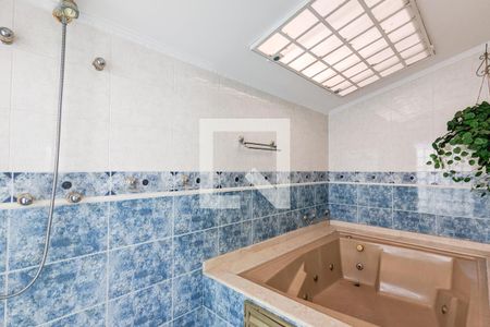 Casa à venda com 240m², 3 quartos e 3 vagasBanheiro da suíte