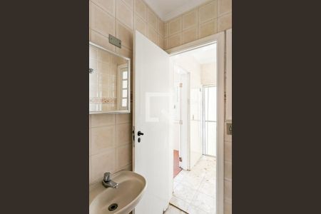 Casa à venda com 240m², 3 quartos e 3 vagasBanheiro de serviço