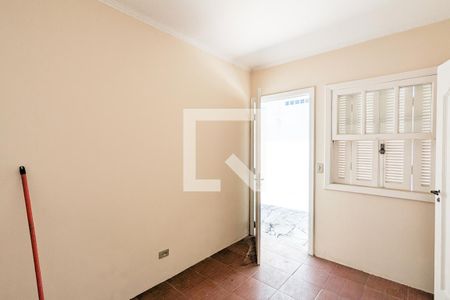 Casa à venda com 240m², 3 quartos e 3 vagasQuarto de serviço