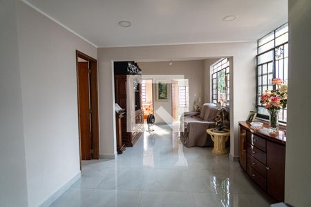 Casa à venda com 132m², 5 quartos e 1 vaga Casa à venda com 132m², 5 quartos e 1 vagaSala