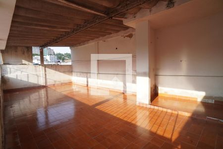 Casa à venda com 132m², 5 quartos e 1 vagaQuintal