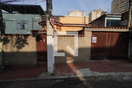 Casa à venda com 132m², 5 quartos e 1 vagaFachada