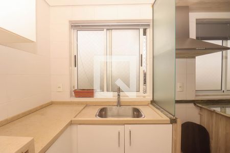 Cozinha e Área de Serviço de apartamento à venda com 2 quartos, 113m² em Auxiliadora, Porto Alegre