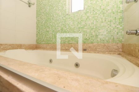 Apartamento à venda com 113m², 2 quartos e 2 vagas Apartamento à venda com 113m², 2 quartos e 2 vagasBanheiro da Suíte 1