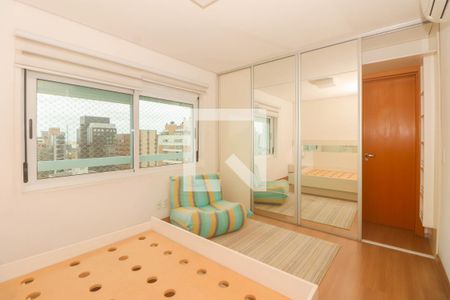 Suíte 1 de apartamento à venda com 2 quartos, 113m² em Auxiliadora, Porto Alegre
