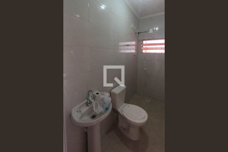 Banheiro de casa para alugar com 1 quarto, 60m² em Vila Alpina, São Paulo