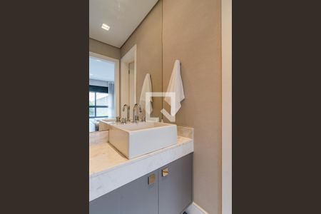 Banheiro de apartamento para alugar com 1 quarto, 40m² em Pinheiros, São Paulo