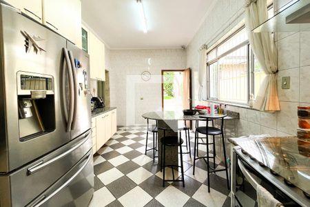 Casa para alugar com 520m², 5 quartos e 3 vagas Casa para alugar com 520m², 5 quartos e 3 vagasCozinha