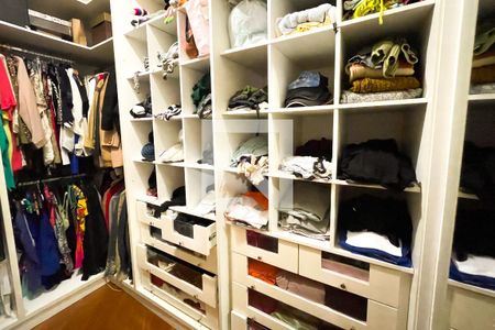 Casa para alugar com 520m², 5 quartos e 3 vagas Casa para alugar com 520m², 5 quartos e 3 vagasQuarto 3