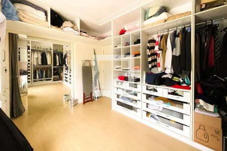 Casa para alugar com 520m², 5 quartos e 3 vagas Casa para alugar com 520m², 5 quartos e 3 vagasQuarto 2