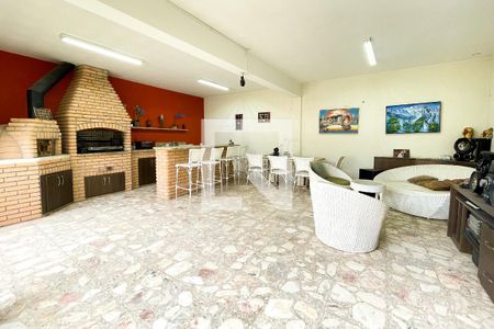 Casa para alugar com 520m², 5 quartos e 3 vagas Casa para alugar com 520m², 5 quartos e 3 vagasÁrea Churrasqueira