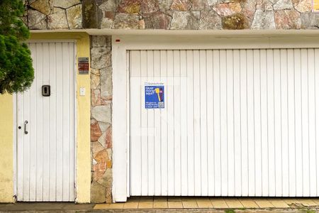 Casa para alugar com 520m², 5 quartos e 3 vagas Casa para alugar com 520m², 5 quartos e 3 vagasFachada