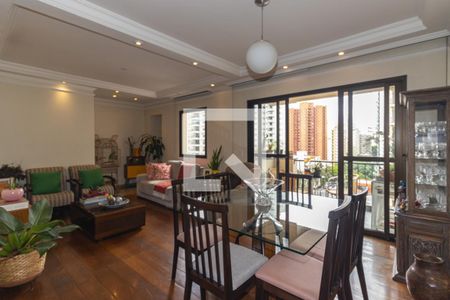 Sala de apartamento à venda com 3 quartos, 125m² em Moema, São Paulo