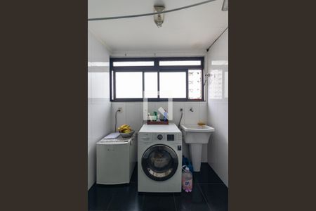 Apartamento à venda com 125m², 3 quartos e 2 vagas Apartamento à venda com 125m², 3 quartos e 2 vagasÁrea de serviço