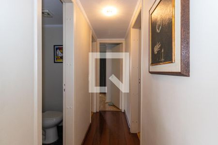 Corredor para os quartos de apartamento à venda com 3 quartos, 125m² em Moema, São Paulo