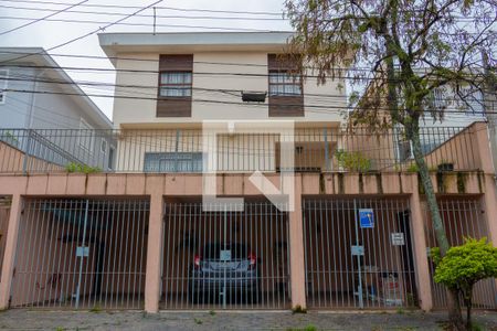 Casa à venda com 332m², 4 quartos e 3 vagasFachada