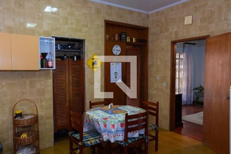 Casa à venda com 332m², 4 quartos e 3 vagasCozinha