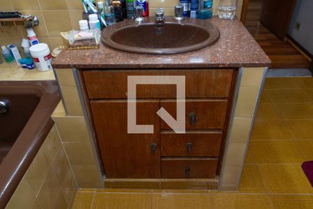 Casa à venda com 332m², 4 quartos e 3 vagasBanheiro