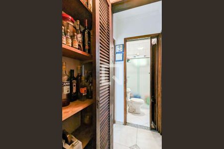 Casa à venda com 150m², 4 quartos e 2 vagas Casa à venda com 150m², 4 quartos e 2 vagasDespensa