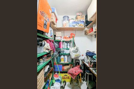 Casa à venda com 150m², 4 quartos e 2 vagas Casa à venda com 150m², 4 quartos e 2 vagasQuarto de serviço