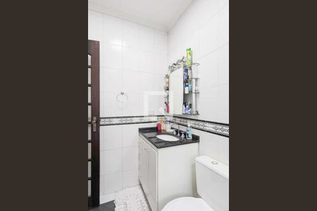 Casa à venda com 150m², 4 quartos e 2 vagas Casa à venda com 150m², 4 quartos e 2 vagasBanheiro da suíte