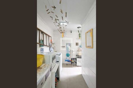 Casa à venda com 150m², 4 quartos e 2 vagas Casa à venda com 150m², 4 quartos e 2 vagasÁrea de serviço