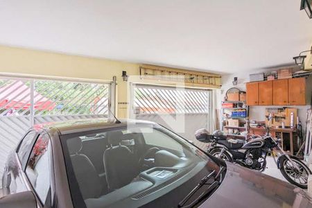 Casa à venda com 150m², 4 quartos e 2 vagas Casa à venda com 150m², 4 quartos e 2 vagasGaragem