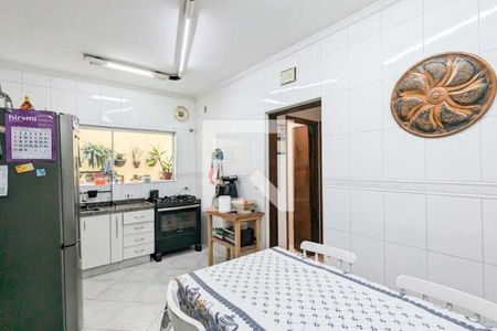 Casa à venda com 150m², 4 quartos e 2 vagas Casa à venda com 150m², 4 quartos e 2 vagasCozinha