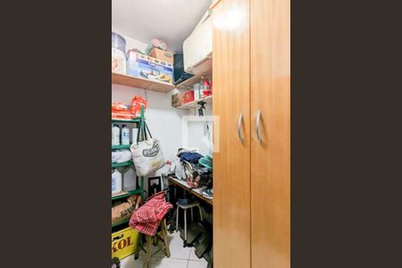 Casa à venda com 150m², 4 quartos e 2 vagas Casa à venda com 150m², 4 quartos e 2 vagasQuarto de serviço