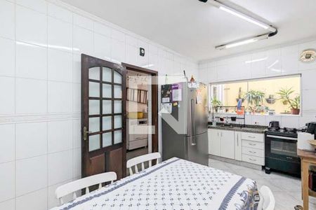 Casa à venda com 150m², 4 quartos e 2 vagas Casa à venda com 150m², 4 quartos e 2 vagasCozinha