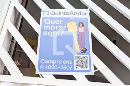 Casa à venda com 150m², 4 quartos e 2 vagas Casa à venda com 150m², 4 quartos e 2 vagasFachada