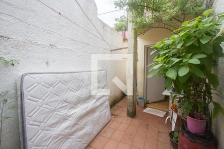 Casa para alugar com 79m², 2 quartos e 2 vagasQuintal