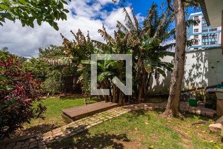 Casa à venda com 264m², 3 quartos e 4 vagasQuintal