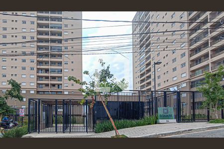 Fachada de apartamento para alugar com 3 quartos, 66m² em Jardim das Belezas, Carapicuíba