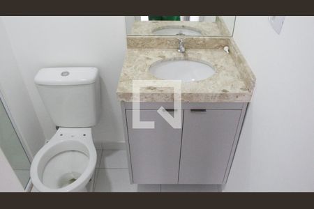 Banheiro de kitnet/studio para alugar com 1 quarto, 25m² em Santana, São Paulo