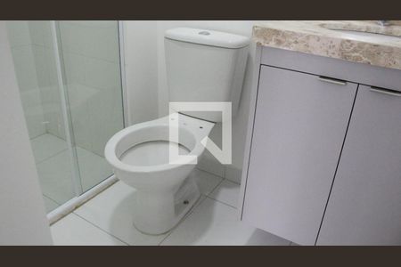 Banheiro de kitnet/studio para alugar com 1 quarto, 25m² em Santana, São Paulo