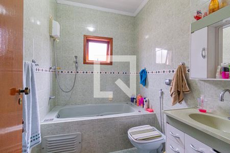 Casa à venda com 212m², 3 quartos e 6 vagasBanheiro da suíte