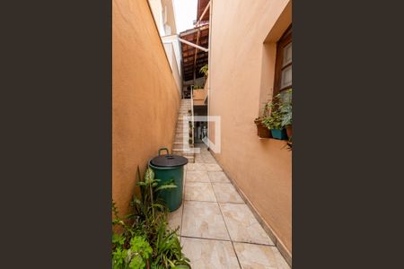 Casa à venda com 160m², 3 quartos e 2 vagasCorredor