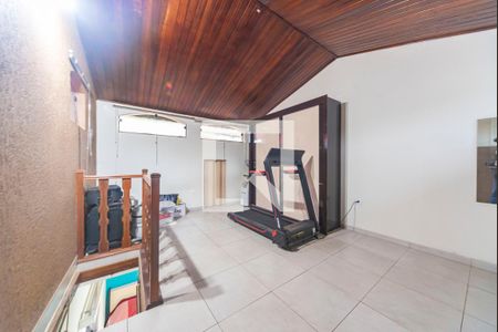 Casa à venda com 210m², 3 quartos e 2 vagasSótão