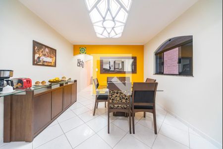 Casa à venda com 210m², 3 quartos e 2 vagasCopa